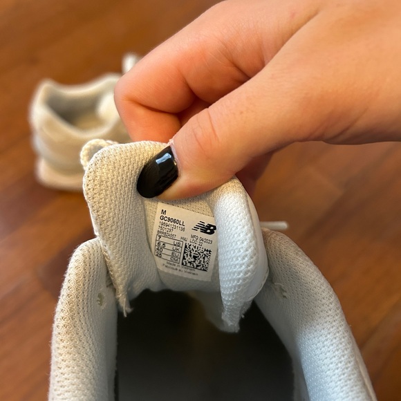 New Balance 9060 - Picture 2 of 7